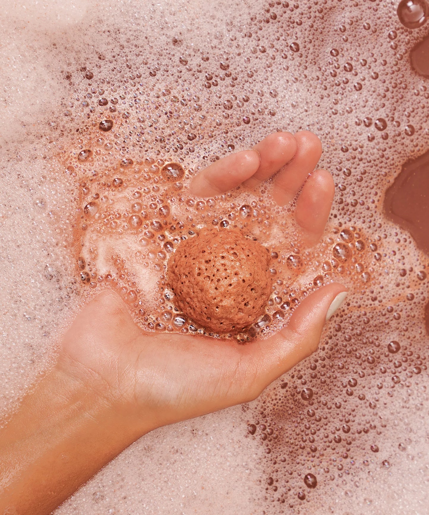 Love Illuminating Effervescent Bath Bomb - Rose Gold